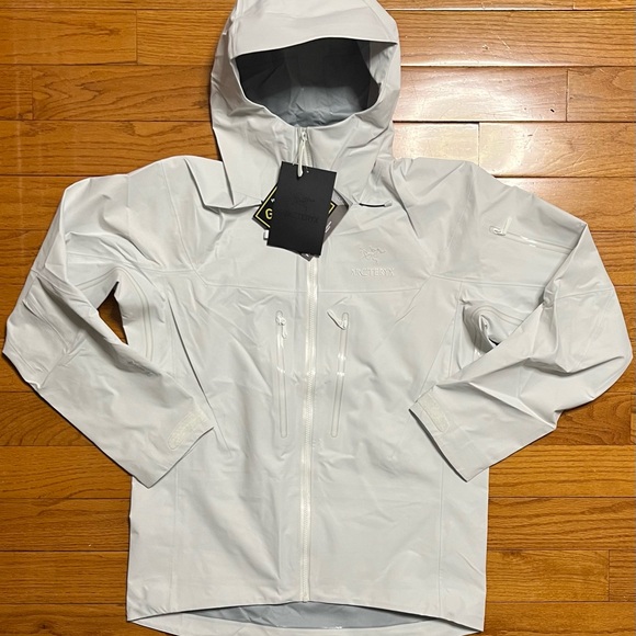 Arc'teryx | Jackets & Coats | Arcteryx Alpha Sv White Size Medium